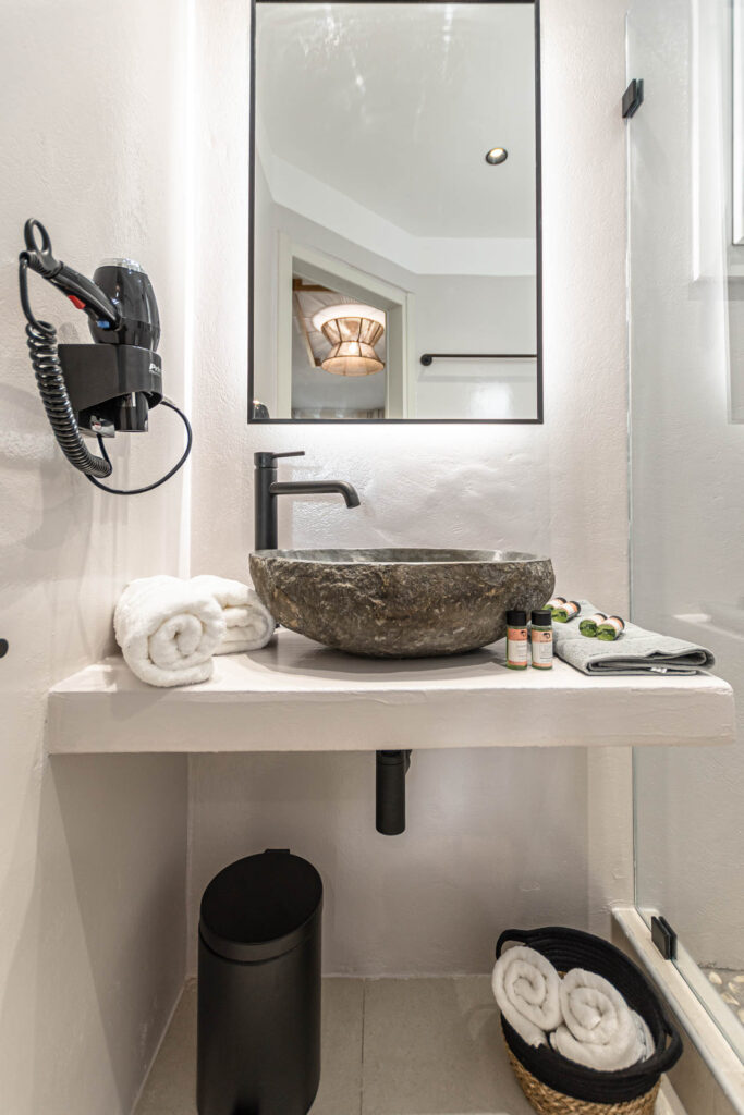 Agios-georgios-naxos-heavenly-studios-double-23