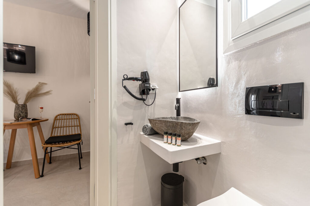 Agios-georgios-naxos-heavenly-studios-double-58