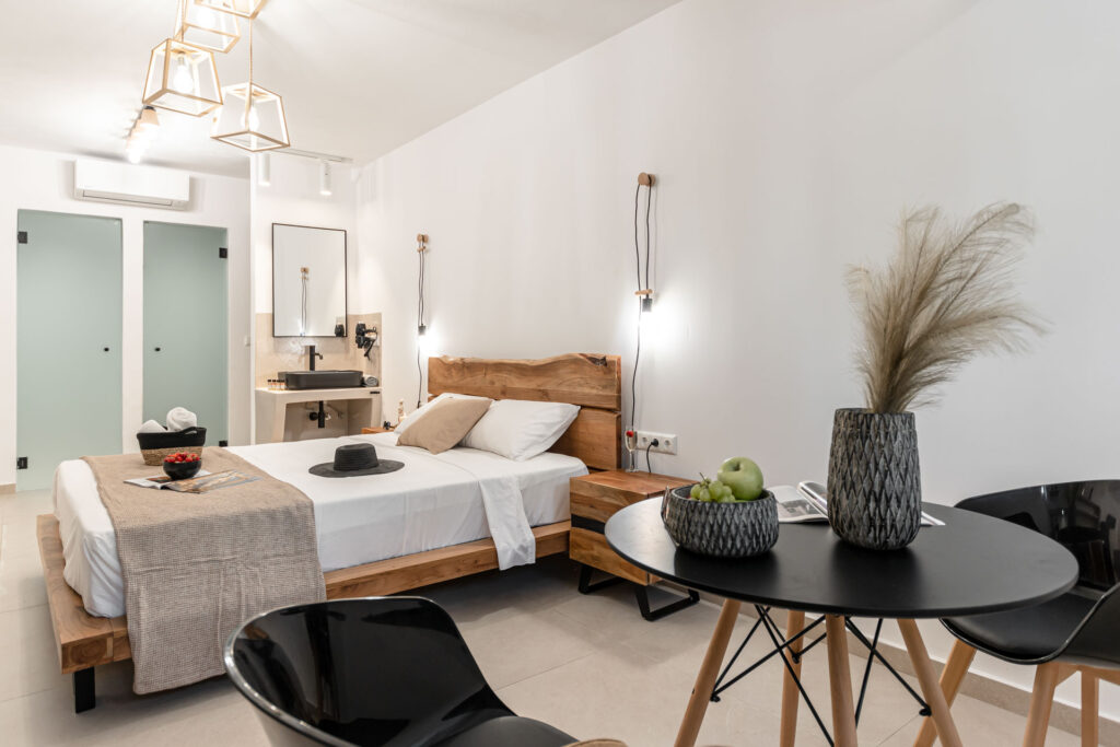 Agios-georgios-naxos-heavenly-studios-quad-basement-18