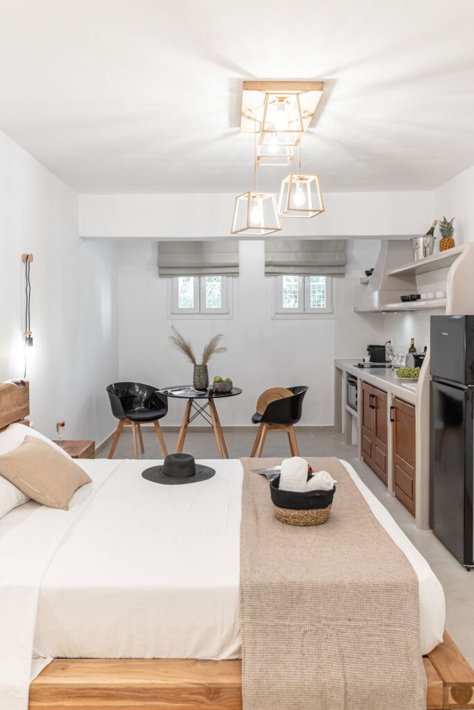 Agios-georgios-naxos-heavenly-studios-quad-basement-23