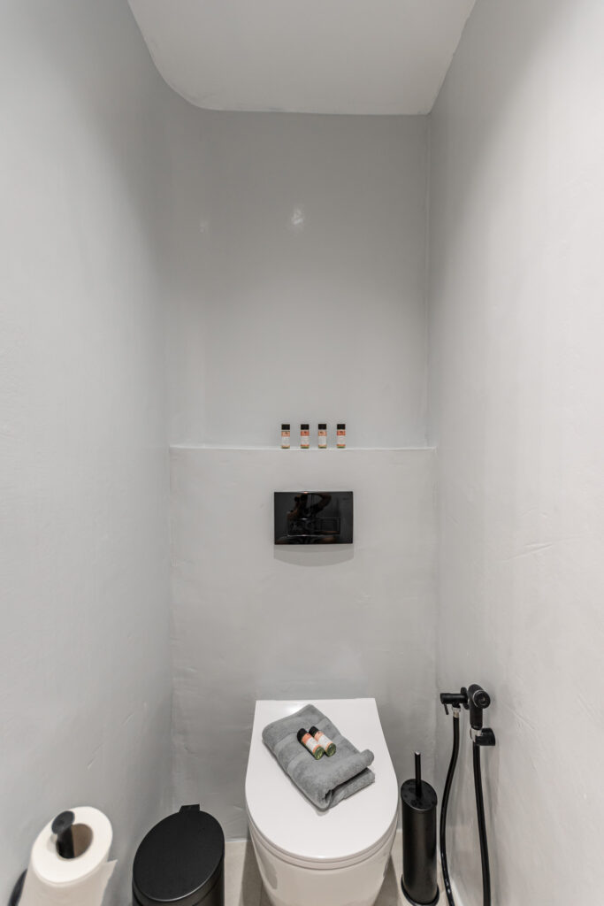 Agios-georgios-naxos-heavenly-studios-quad-basement-26